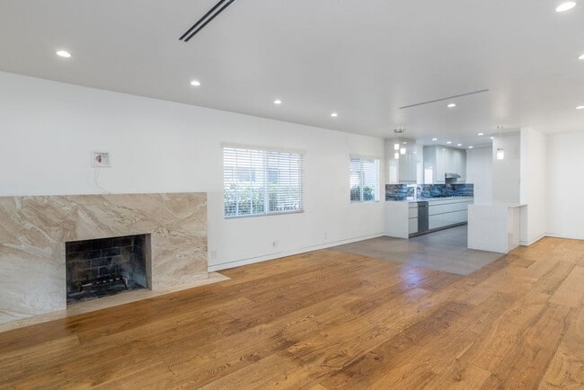 Foto del edificio - 15439 Vose St