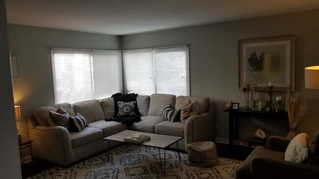 Building Photo - 541 Pine St