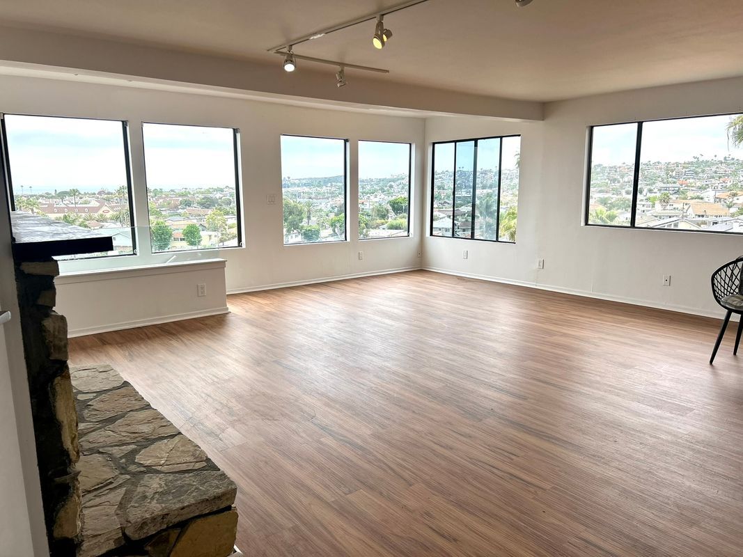 Foto principal - 25072 Alicia Dr