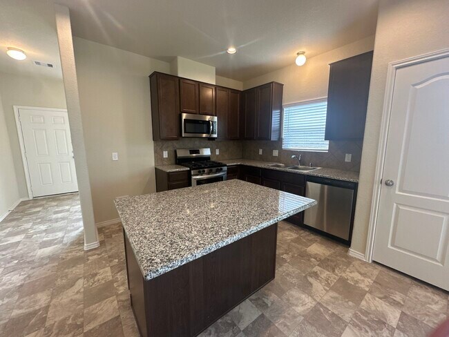 Foto del edificio - 3419 Golden Amber Ct