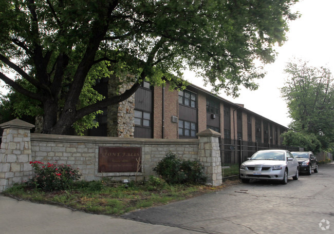 Building Photo - Stone Falls