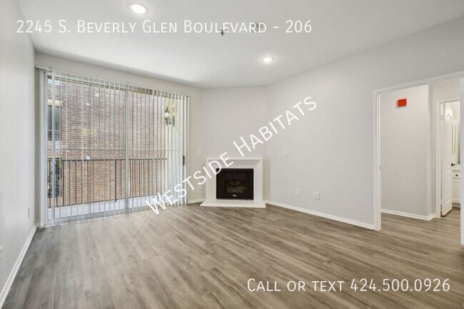 Foto del edificio - 2245 S Beverly Glen Blvd
