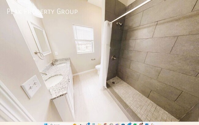 Building Photo - 1359-1365 Summit Street-1363 Summit Street