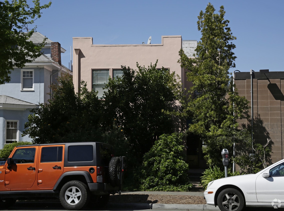 Primary Photo - 3040 Telegraph Ave