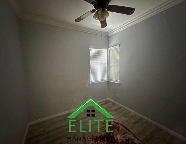 Foto del edificio - 8421 Arrowroot Cir