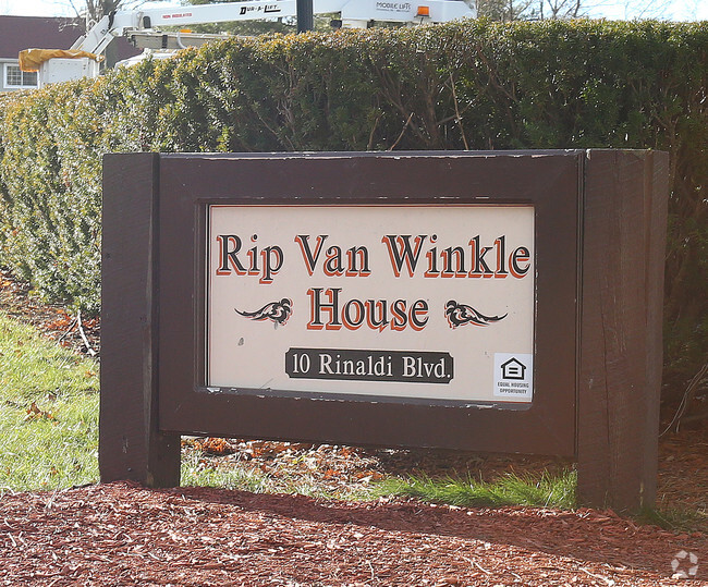 Foto del edificio - Rip Van Winkle House Apartments