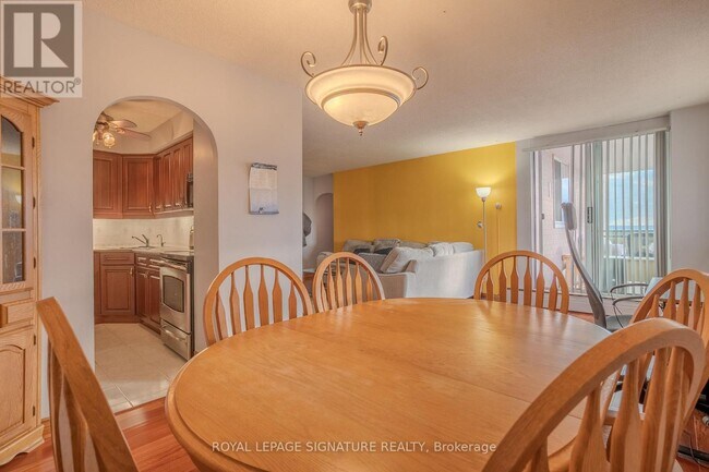 Building Photo - 975 Warwick Ct