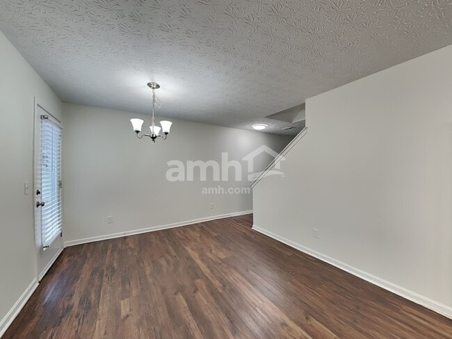 Building Photo - 1395 Ithaca Dr