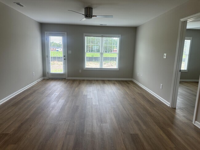 Foto del edificio - 813 Middleton Rd