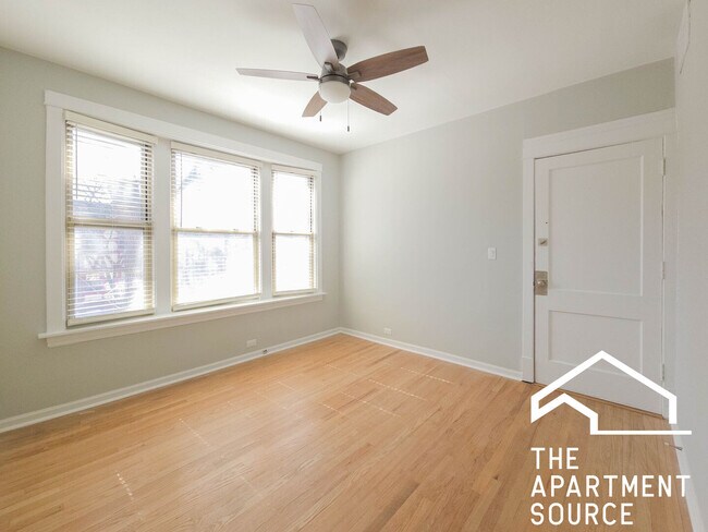 Building Photo - 1952 W Winona St