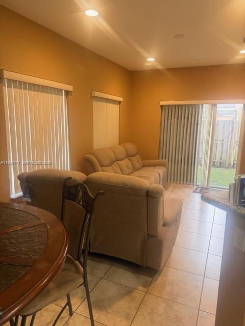 Foto del edificio - 1896 SE 15th St