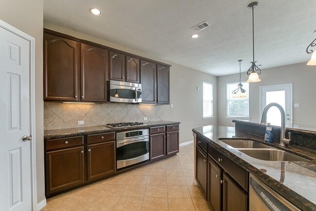 Building Photo - 5803 Cedar Field Way