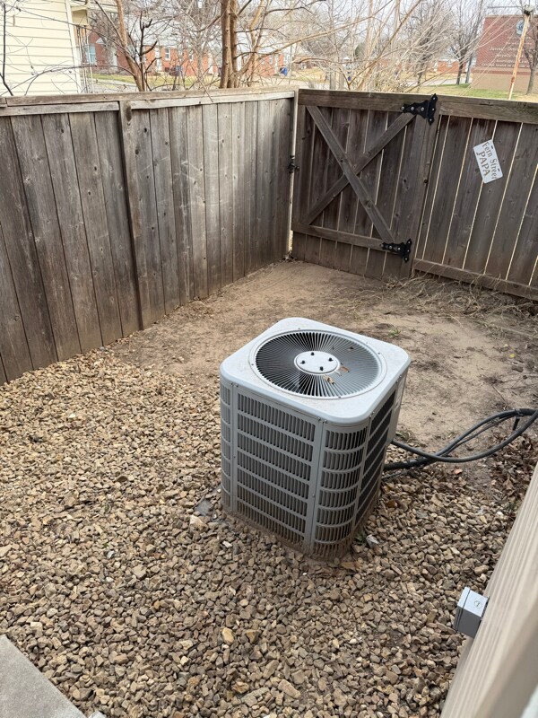 Foto del edificio - 703 S Hydraulic Ave