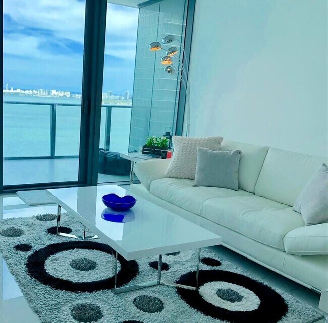 Foto del edificio - 480 NE 31st