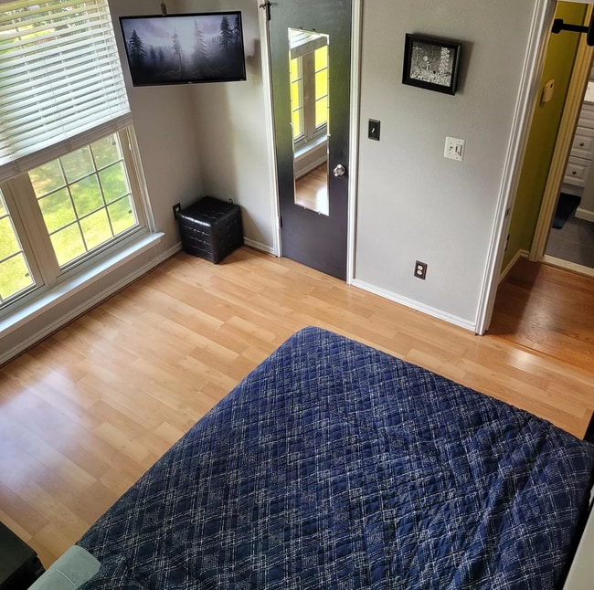 Building Photo - 3911 Penderview Dr
