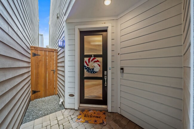 Building Photo - 10971 Swang Link Dr