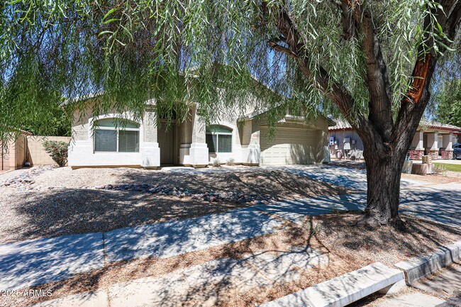 Foto del edificio - 13398 N 177th Dr