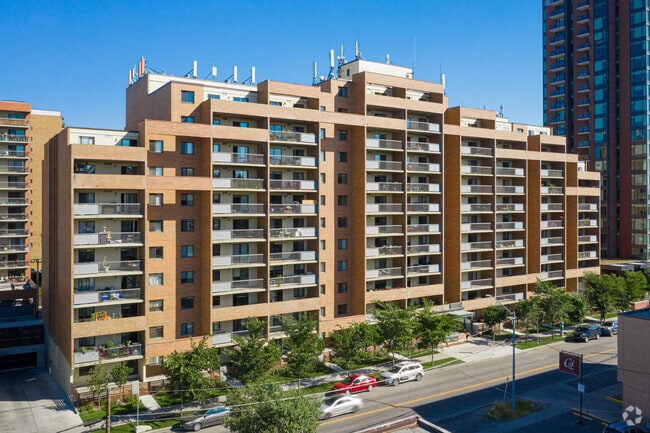 Building Photo - Royal View Apartments