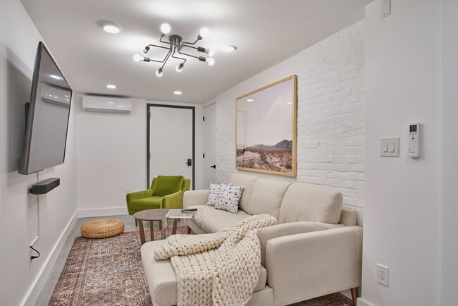 Building Photo - Williamsburg House by Outpost