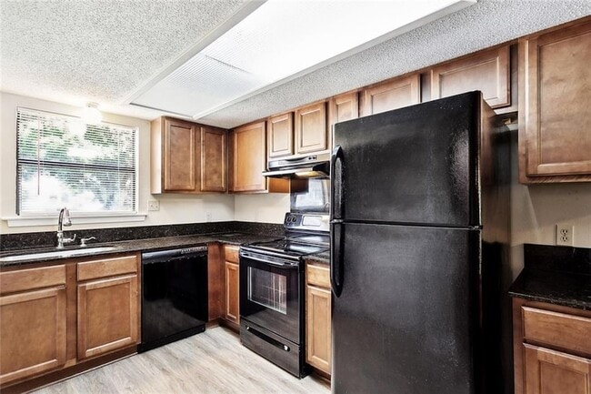 Building Photo - 23 Birdie Dr