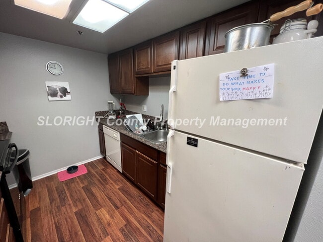 Building Photo - AVAILABLE AUGUST - Upstairs San Luis Obispo Condo - 2 Bedroom / 1 Bathroom