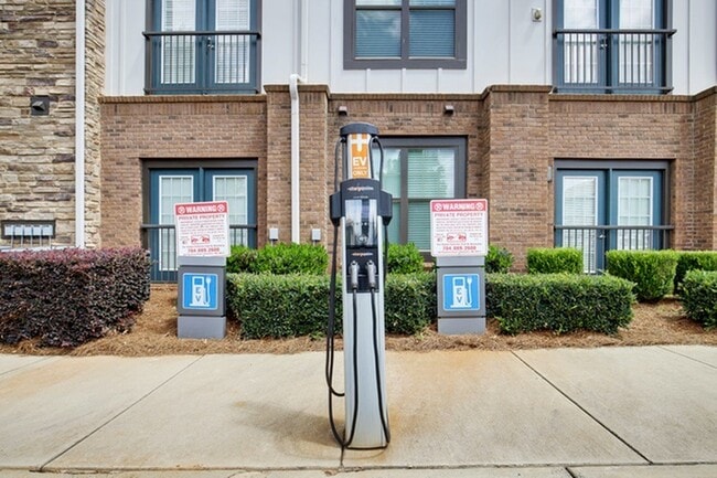 Building Photo - Lantower Waverly