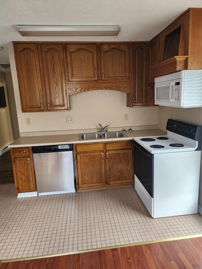 757 Palmetto Loop Unit 757, Glendale, KY 42740 Apartments in Glendale