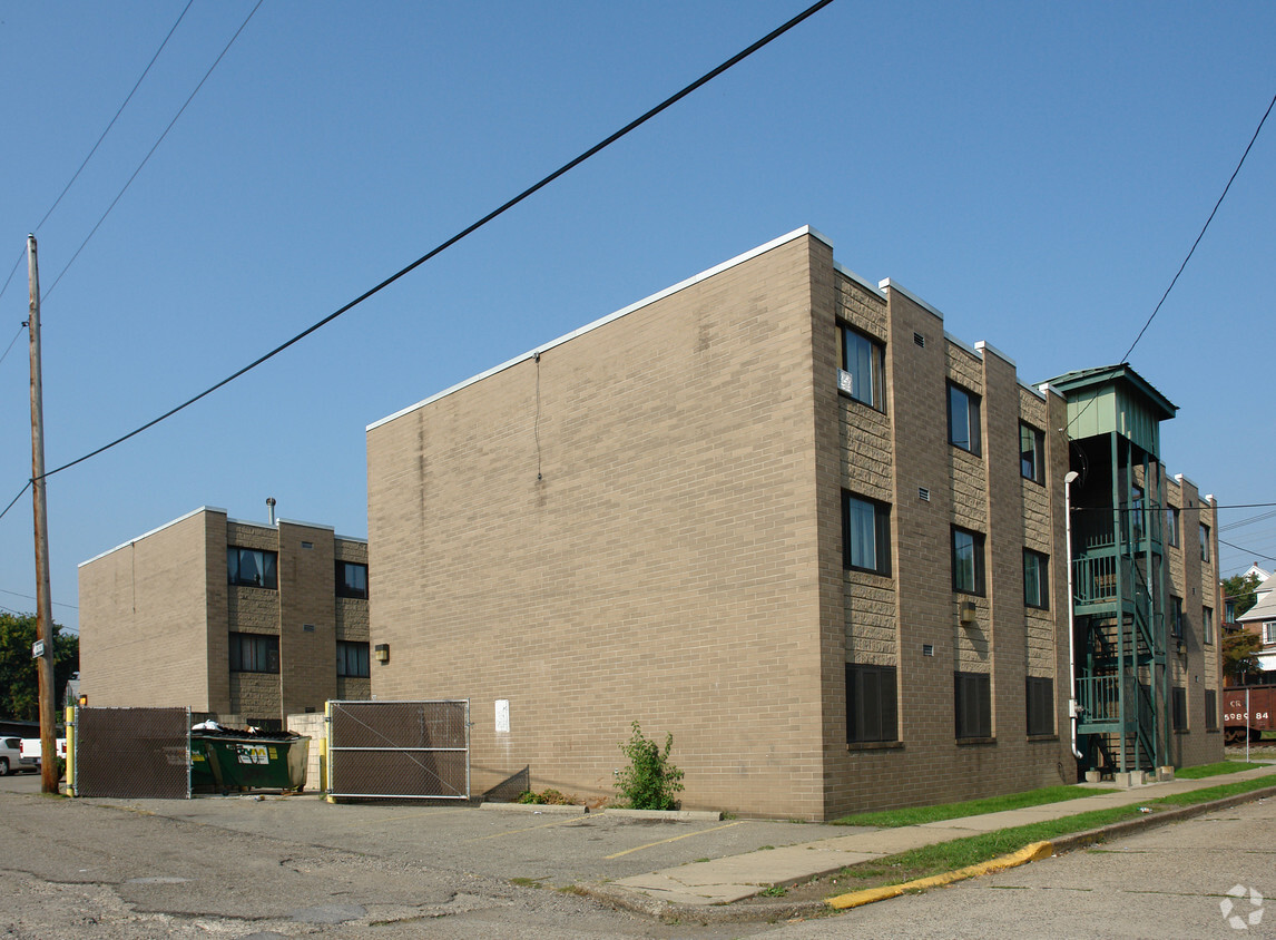 Primary Photo - Philip Burtner Apartments