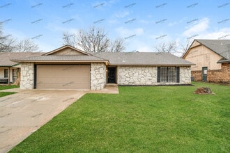 Building Photo - 7408 S Gum Ave