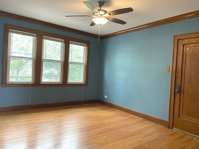 Foto del edificio - 3044 N Lockwood Ave