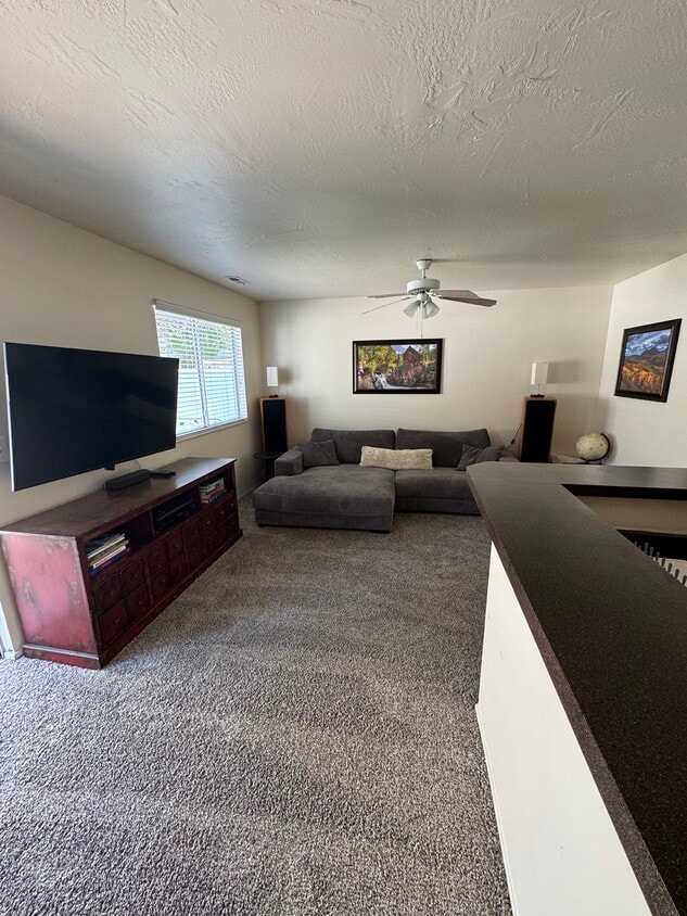 Foto principal - 841 E Arcadia Green Way