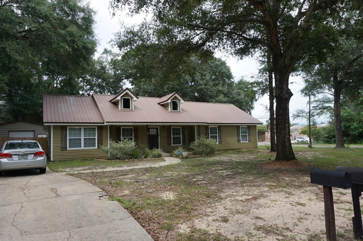 202 Brittany Ln, Crestview, FL 32536 House Rental in Crestview, FL