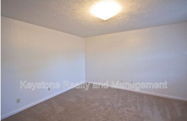 Foto del edificio - 1375 Thompsonville Ln
