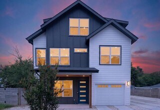 Building Photo - 5305 Ledesma Rd