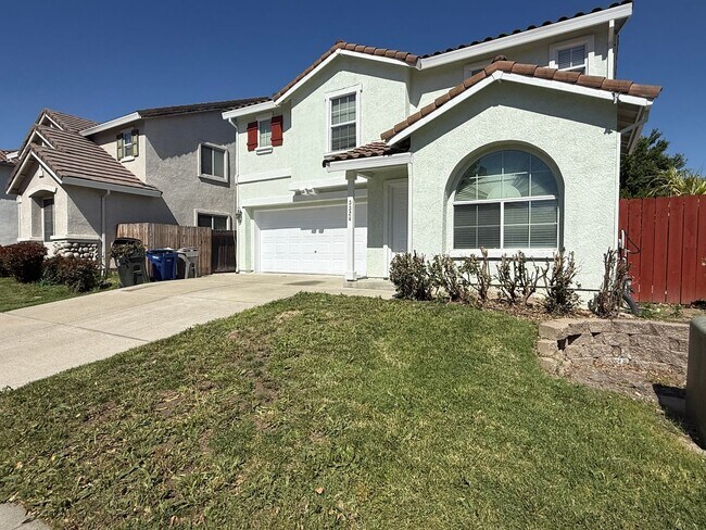 Foto del edificio - Beautiful Large 4 Bedroom 2.5 Bath Home