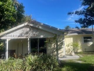 Building Photo - 1664 SW 28th Terrace