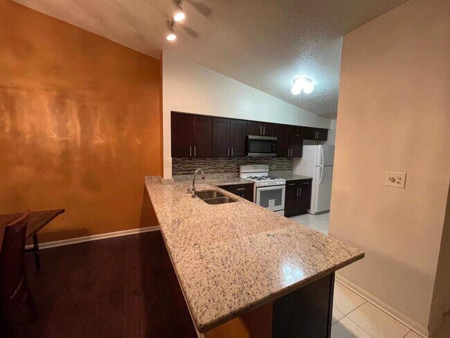 Foto del edificio - 1751 Ranchview Dr