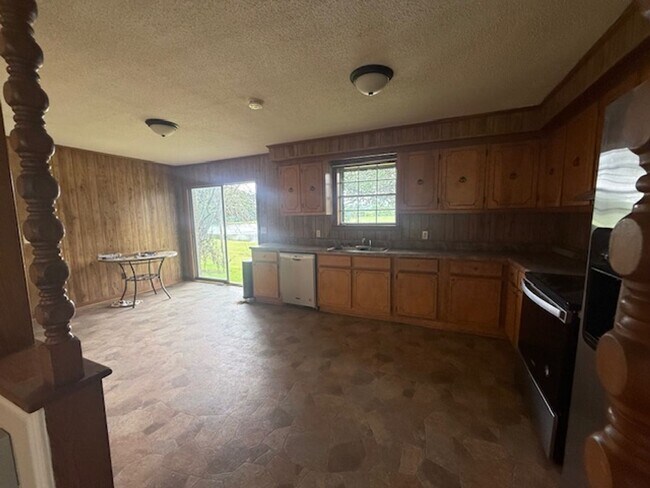 Building Photo - 3 bedroom, 1 bath in New Albany