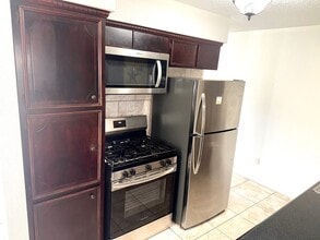 Building Photo - 1615 Junker St