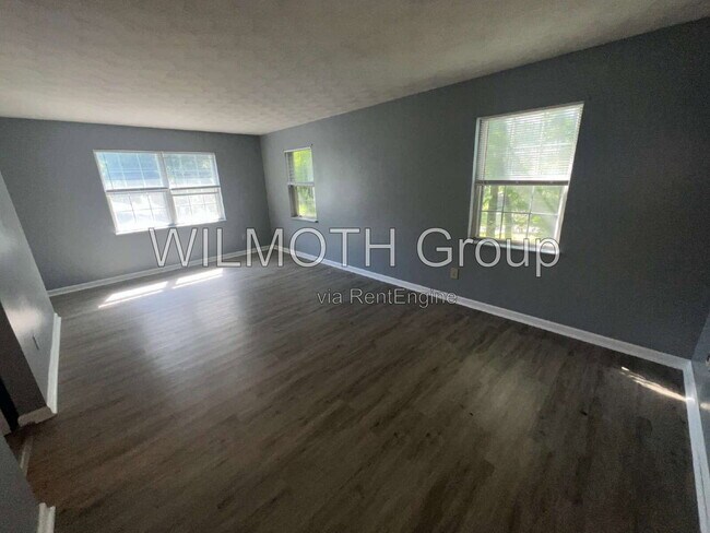 Foto del edificio - 1310 Millerwood Dr