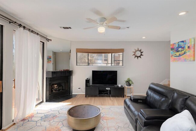 Foto del edificio - 1707 Spyglass Dr