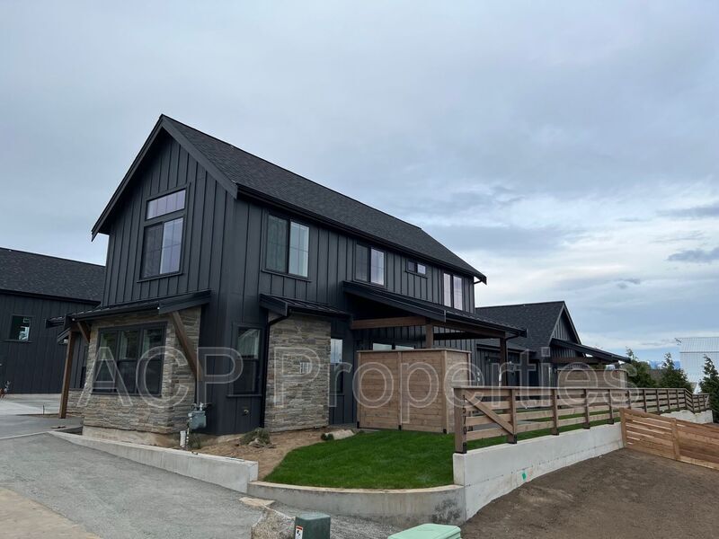 1570 Farmview Terrace Unit House & RV A, Lynden, WA 98264 Condo for