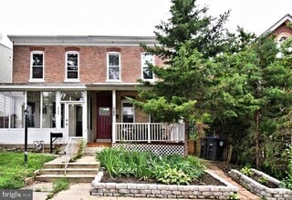 Building Photo - 242 E 8th Ave
