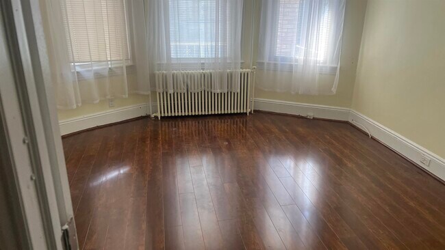 Foto del edificio - 31 W 48th St