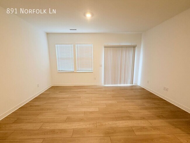 Building Photo - 891 Norfolk Ln