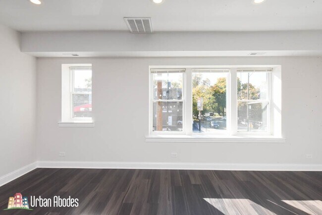Building Photo - 4401 N Keeler Ave