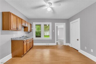 Building Photo - 2050 W 83rd St