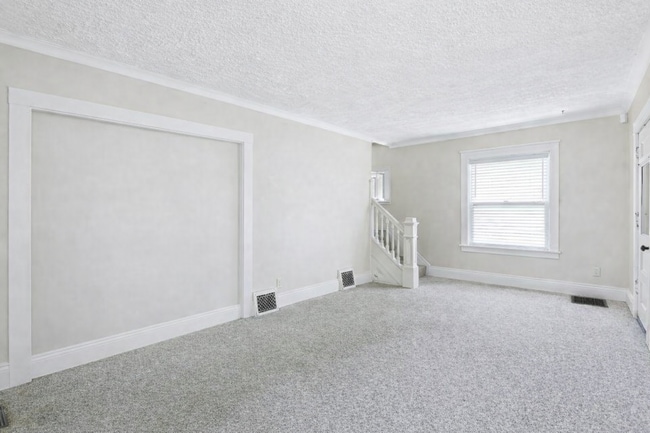 Building Photo - 346 Cleveland Ave N