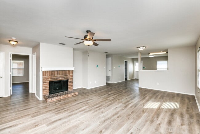 Building Photo - 1433 Lauren Dr