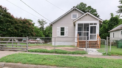 Building Photo - 3225 Detroit Ave